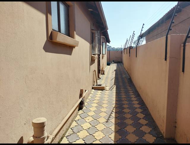 9 BEDROOM FREEHOLD FOR SALE IN TASBET PARK
